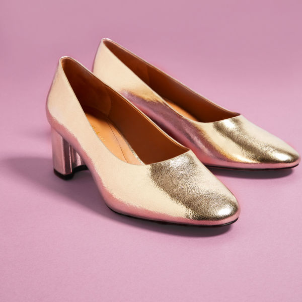 10 Metallic Shoes That Will Make You Want To Party This Weekend – StuVVz.*=